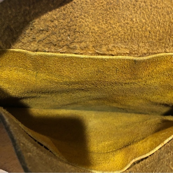 Vintage, possibly hand made,rustic tooled leather pouch with shoulder strap. - Picture 8 of 11